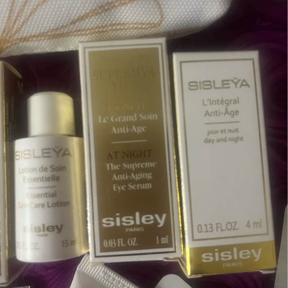 $340 value Sisley luxury white Set - Picture 4 of 5